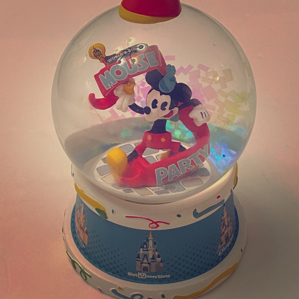 DISNEY MICKEY MOUSE PARTY GLOBE
